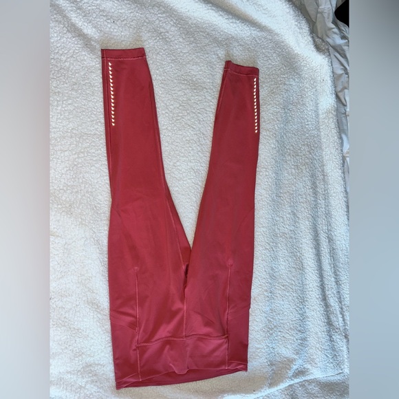 Lululemon salmon pink Leggings - Picture 9 of 14